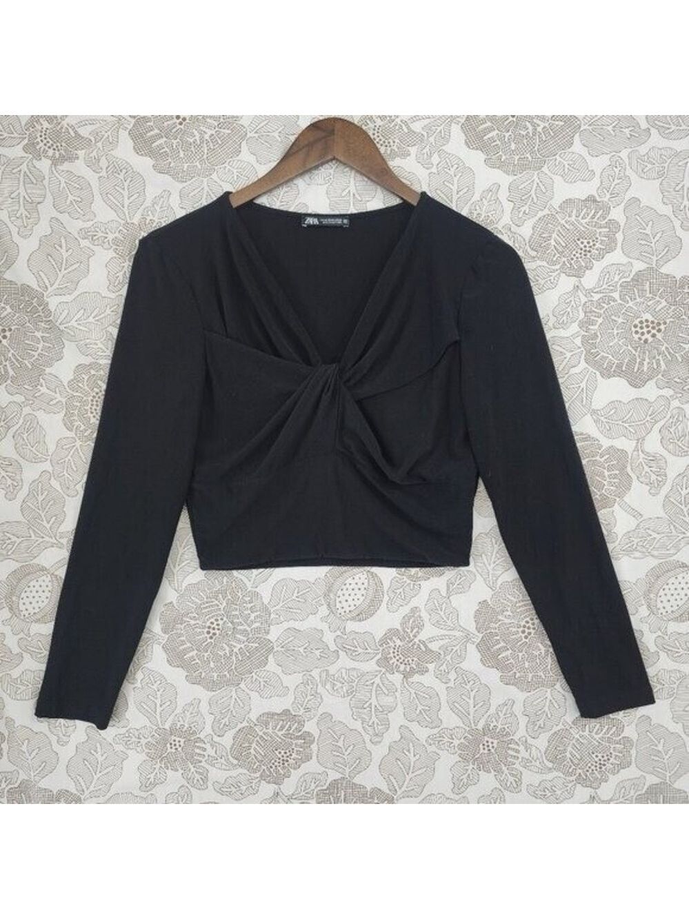 Zara black long sleeve V-neck front twist cropped blouse top stretchy spandex M
